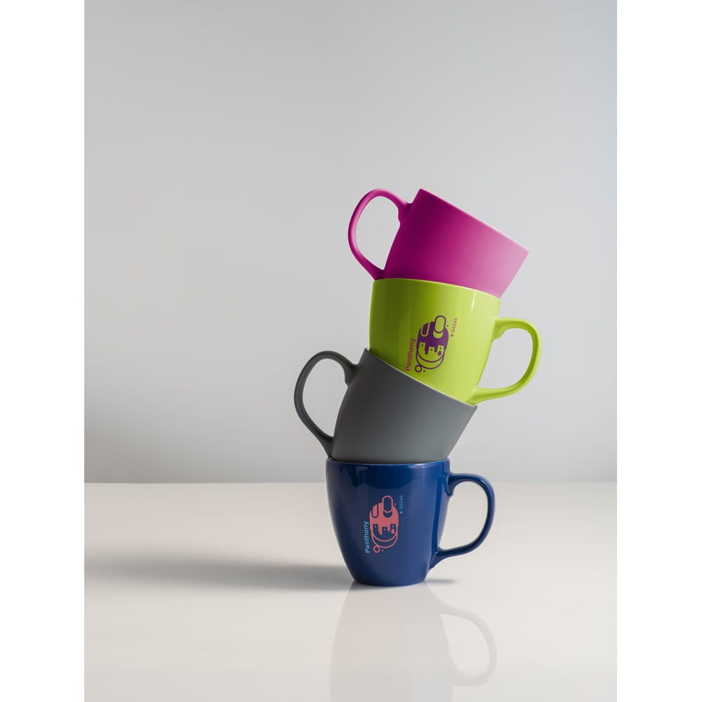 PANTHONY. Becher aus hydroglasiertem Porzellan, 450 ml